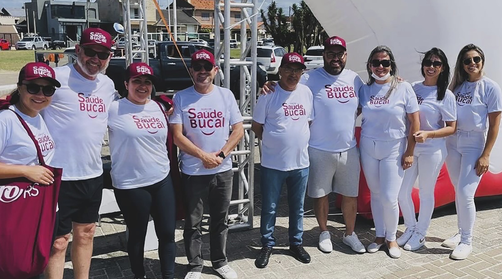 AÇÃO DE SAÚDE BUCAL ESTEVE EM IMBÉ PARA ORIENTAR OS VERANISTAS SOBRE A IMPORTÂNCIA DA SAÚDE BUCAL